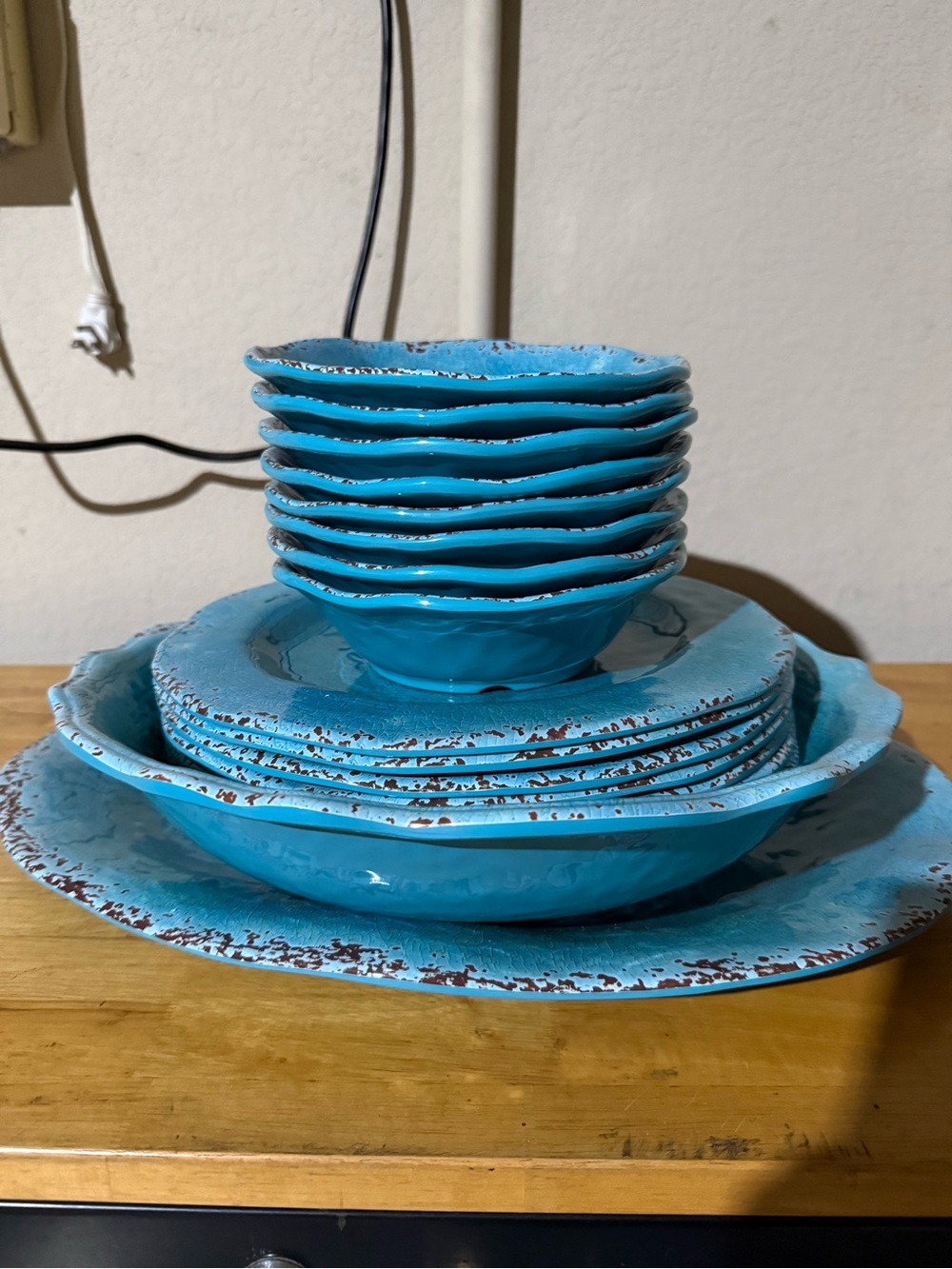 Pier 1 Turquoise Melamine Outdoor Dinnerware Set with Distressed Edge